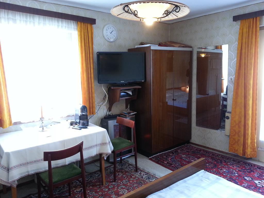 Haus Ellmaustein Acomodação com café da manhã Fuschl am See Exterior foto