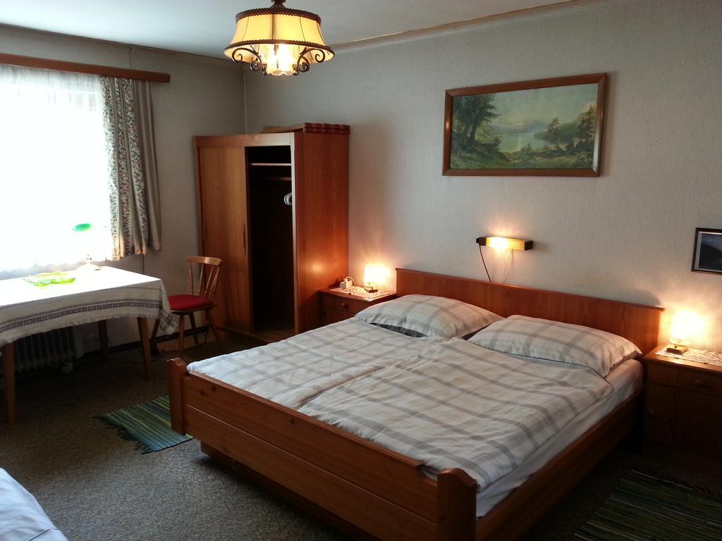 Haus Ellmaustein Acomodação com café da manhã Fuschl am See Quarto foto